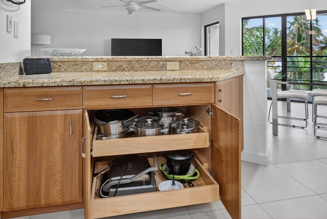 Building Photo - 5851 Camino Del Sol