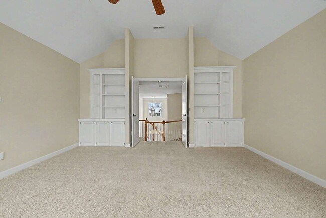 Building Photo - Spacious and Move-in Ready 4-Bedroom in Cary!