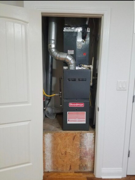 Building Photo - 259 Chautauqua Ave