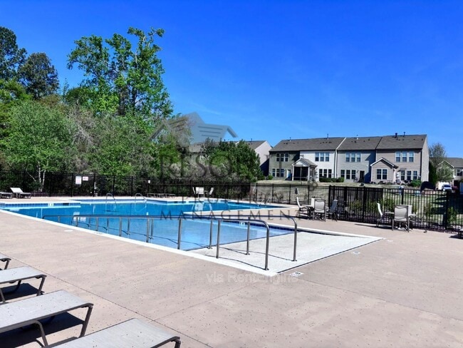 Building Photo - 240 Lynchwick Ln