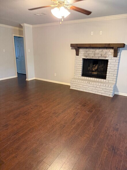 Building Photo - 5 Feldspar Court