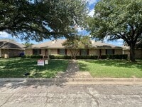 Building Photo - Duplex