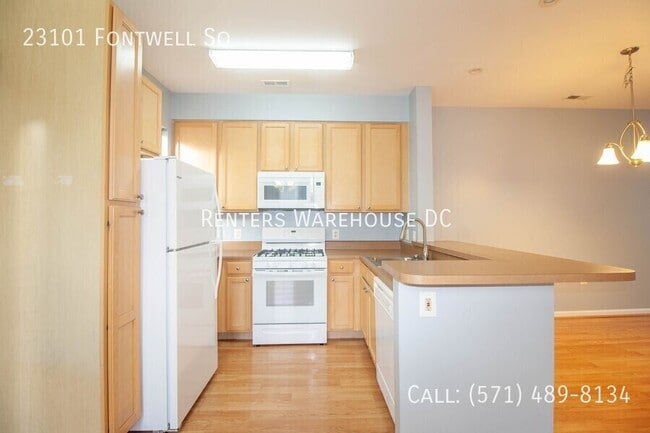 Building Photo - 23101 Fontwell Square