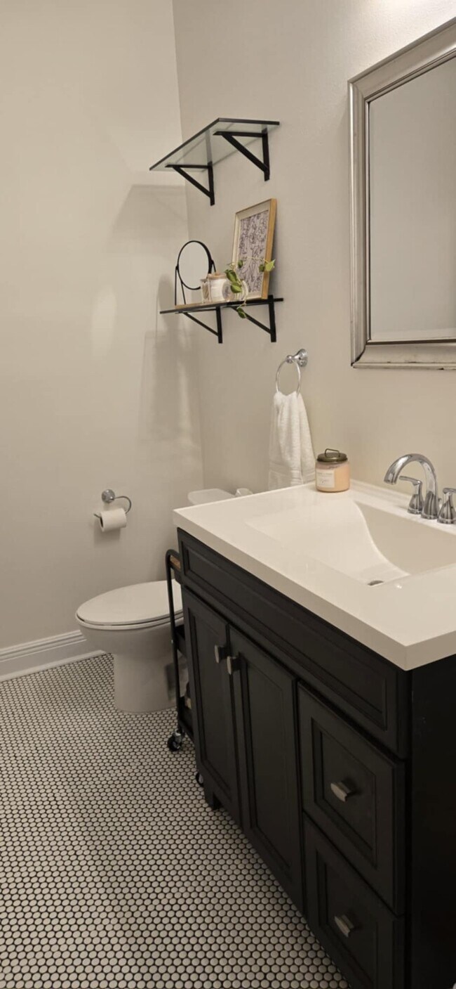 Bathroom - 3728 Constance St