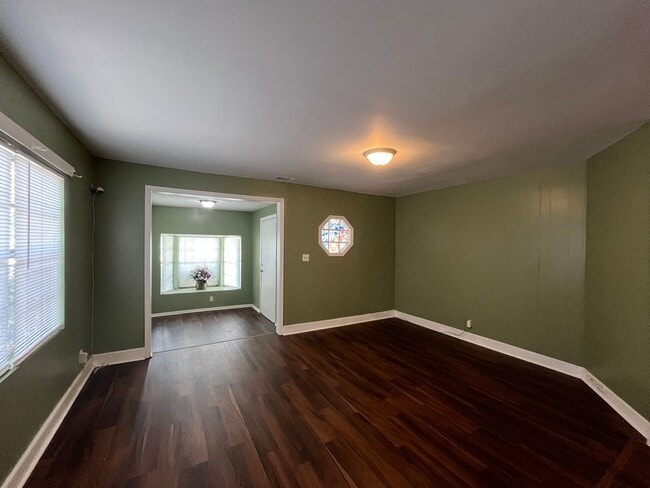 Building Photo - 3330 Iantha St