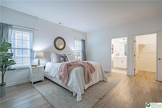Building Photo - 3855 Victors Way