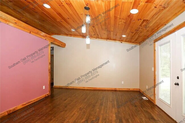Building Photo - 112 Aiken St