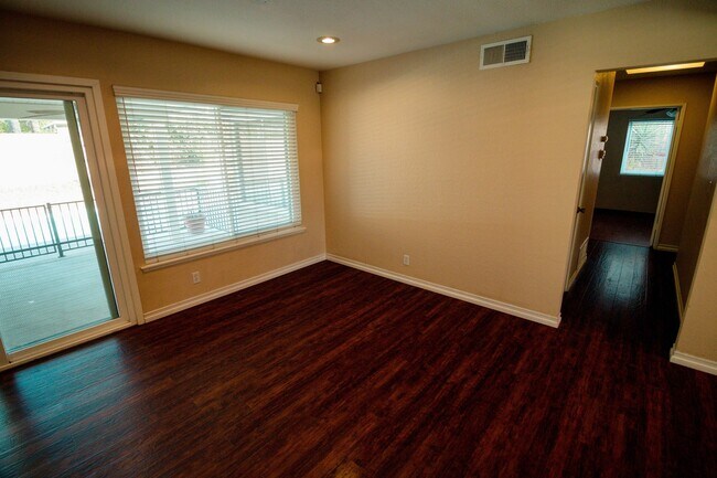 Building Photo - Spacious 4 Bed / 2 Bath Pool Home in Prime Corona Location!