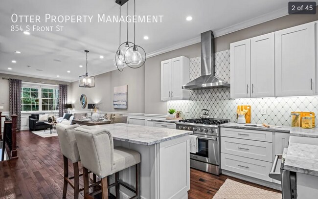 Building Photo - 854 S Front St