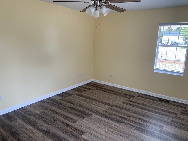 Master Bedroom - 106 Whitaker Ct