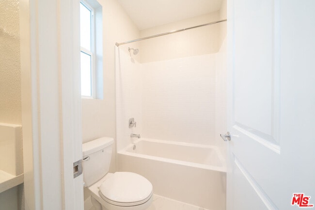 Building Photo - 3015 Tallahassee Ln