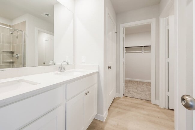 Building Photo - 20043 Briarcliff Pk Ln