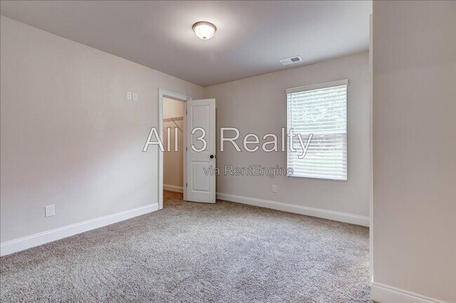 Building Photo - 225 Barnett Ln Ln