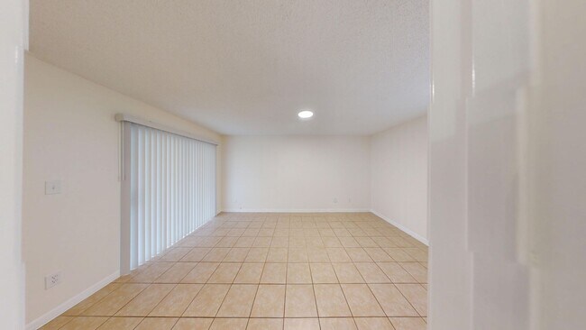 Building Photo - 4Br/ 2Bath Home In Clermont - Available Now!
