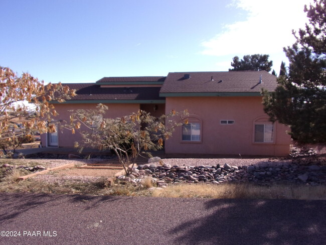 Primary Photo - 9737 E Rancho Vista Dr