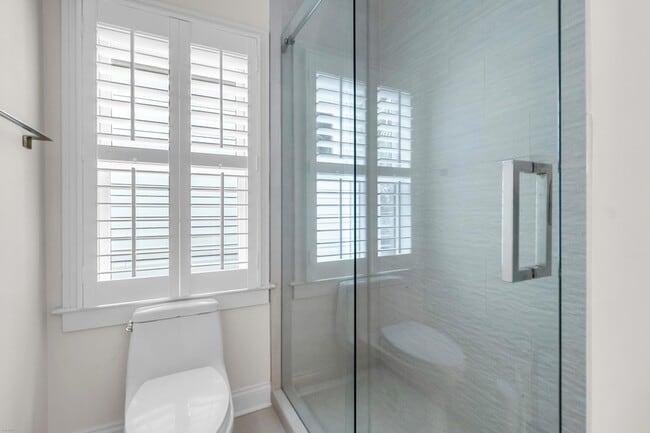 Building Photo - 612 Daggett St