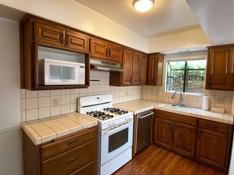 Building Photo - 12921 Landale St