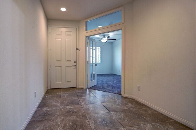 Building Photo - 5853 Lavender Breeze St