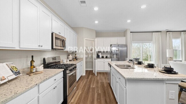 Building Photo - 648 Friesland Dr