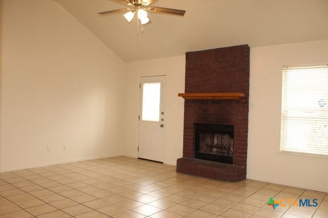 Building Photo - 2713 Fieldstone Dr