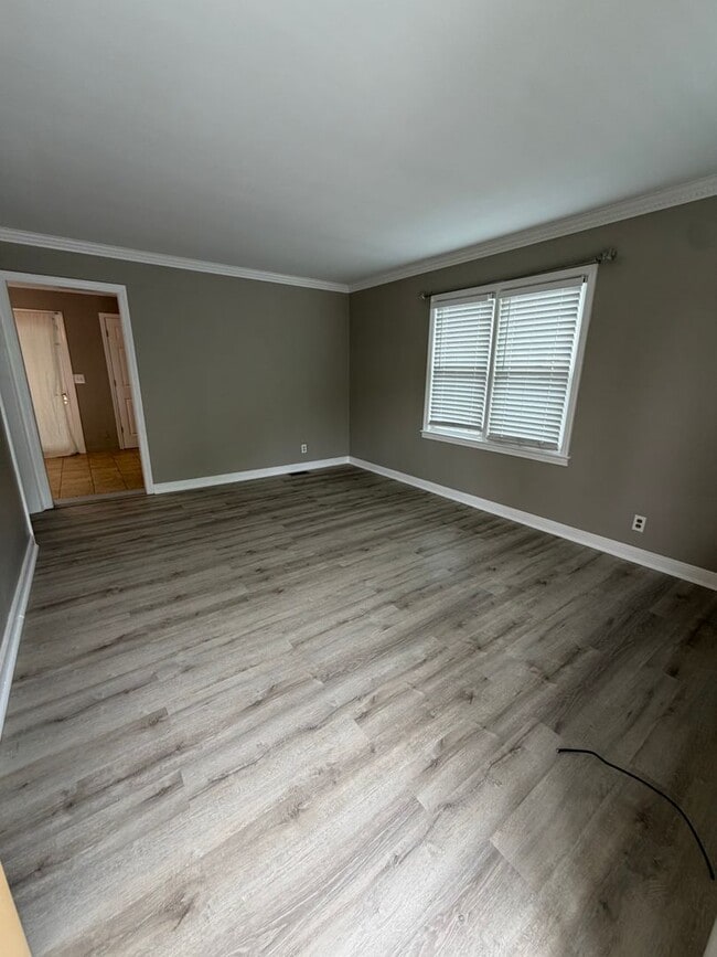 Building Photo - 1405 Belmont Dr