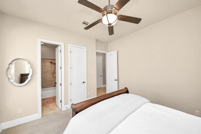 Building Photo - 55 Little Rise Dr