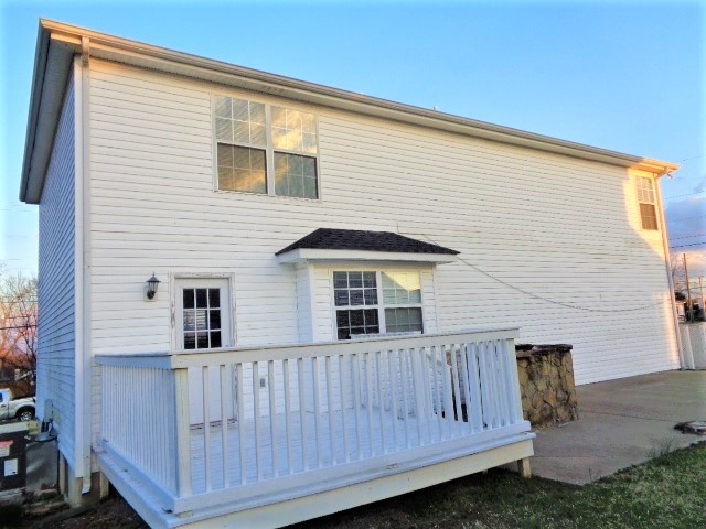 Building Photo - 302 Holland Ridge Dr