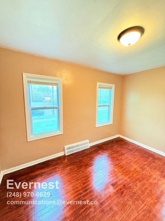 Building Photo - Charming 2-Bedroom Home in a Convenient Lo...