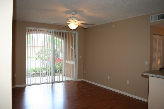 Primary Photo - Pretty 1/1 in Gated Community w/Awesome Am...