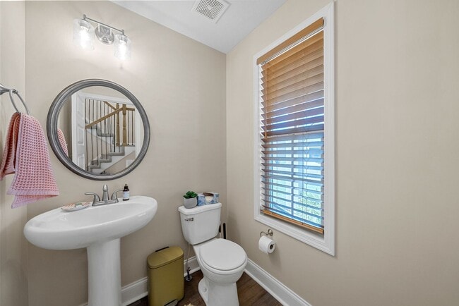 Building Photo - Modern Home in The Quarry Subdivision!