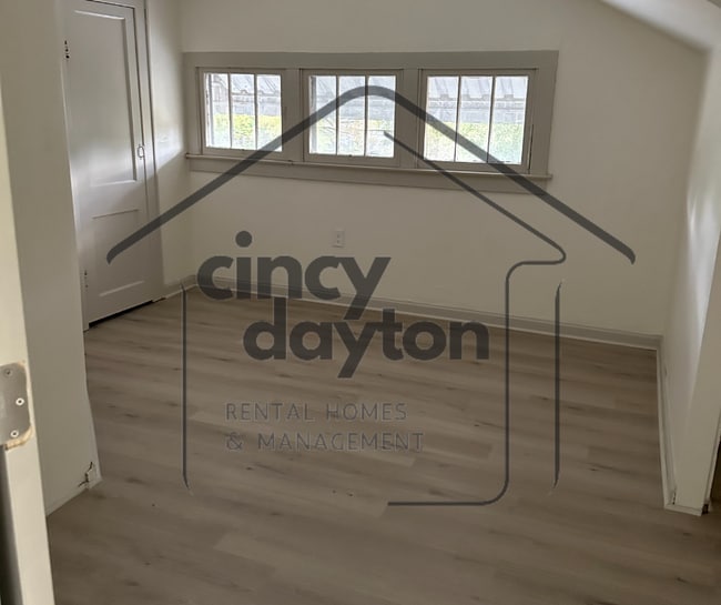 Building Photo - 1332 Campbell Ave