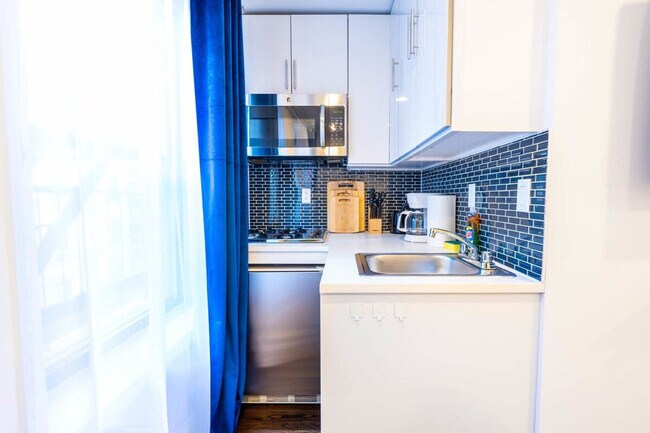 Building Photo - 69a Clinton St