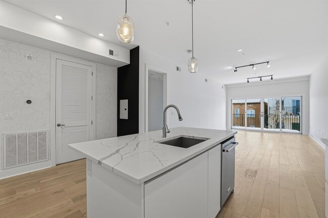 Building Photo - 194 Cambridge Ave