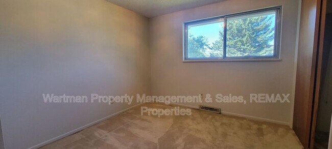 Building Photo - 6853 Duke Dr