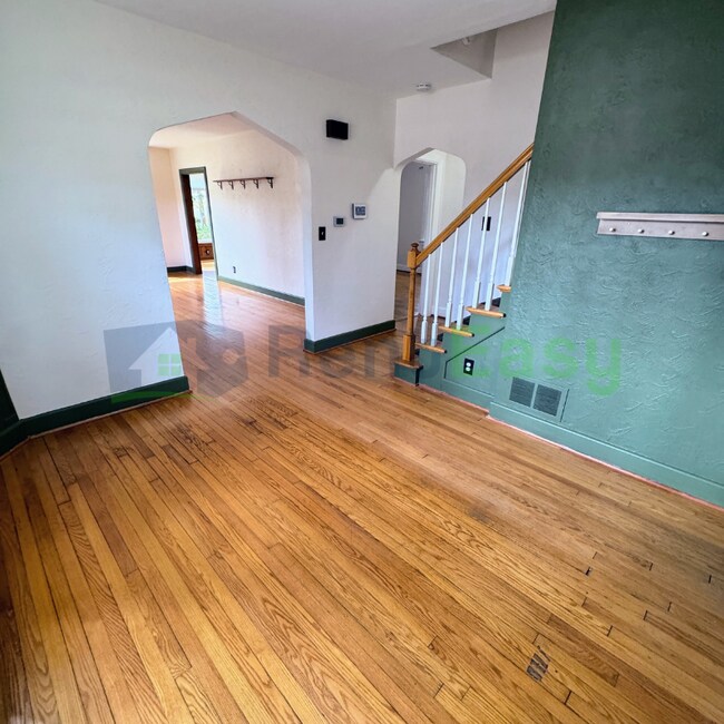 Building Photo - 8533 Circle Dr