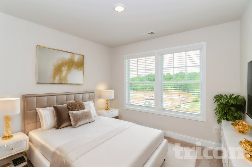 Building Photo - 102 Langham Ct