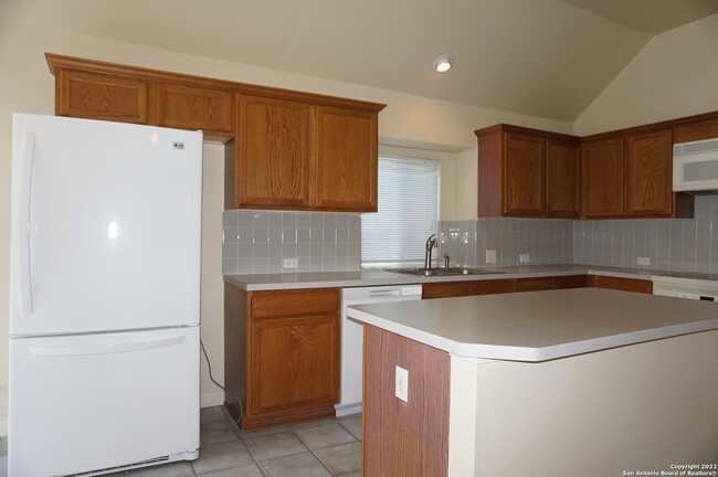 Building Photo - 6114 Oakwood Trail