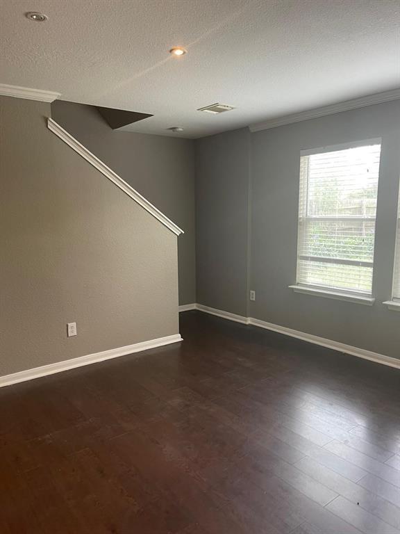 Building Photo - 5615 W Harrow Dr