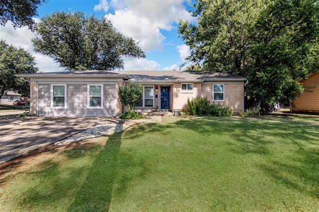 Primary Photo - 614 Blueberry Ln