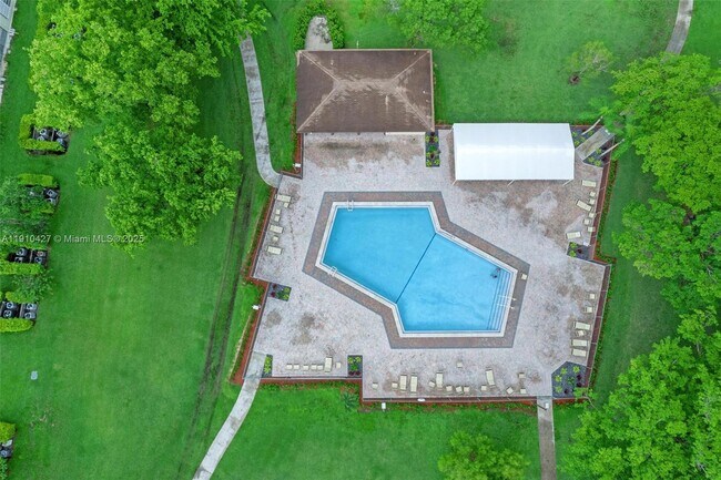 Building Photo - 800 SW 131st Ave