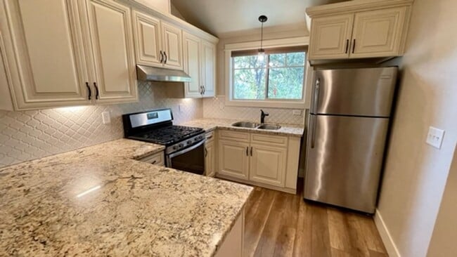 Building Photo - Extensively Renovated 3 Bedroom, 2 Bathroom Charmer in the Historic Railroad District