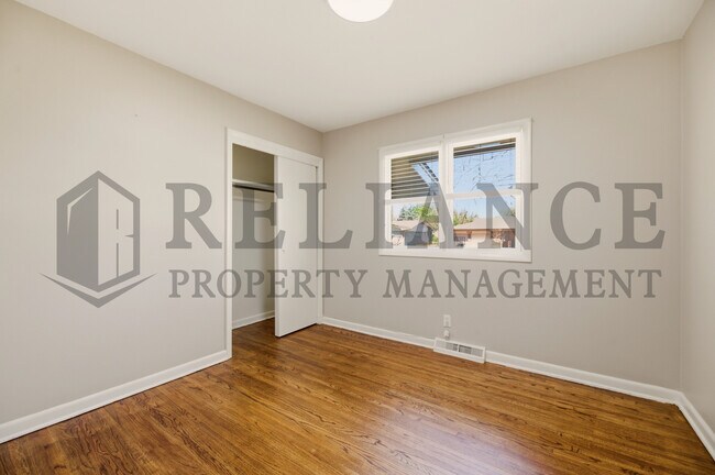 Building Photo - 9711 W Birch Ln