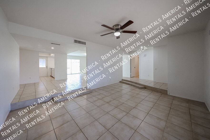 Building Photo - 5214 W Redfield Rd