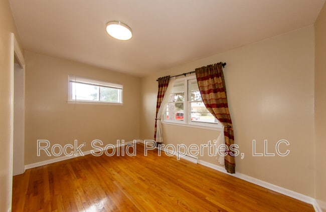 Building Photo - 1622 Oxford Dr