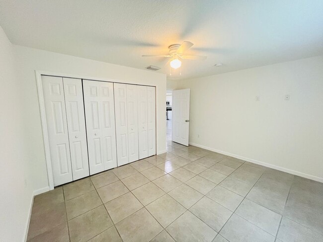 Building Photo - GORGEOUS 4 Bedroom/ 2 Bathroom in Palm Bay!!