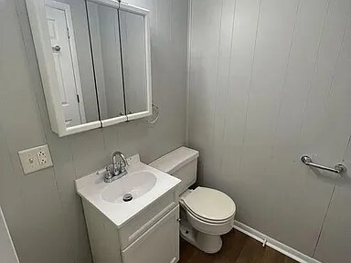 Building Photo - 304 E Lehr Ave