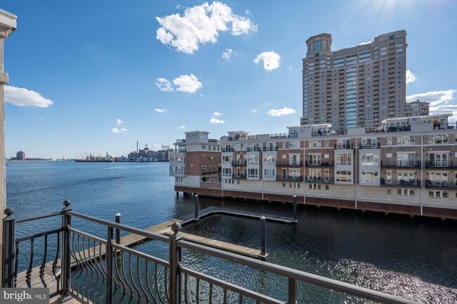 Building Photo - 621 Ponte Villas N