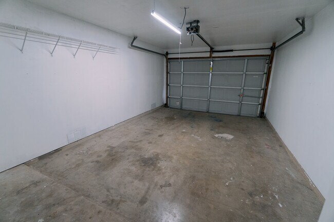 Building Photo - 10610 Tiger Way