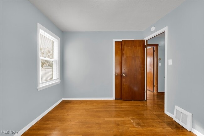 Building Photo - 5617 E 139th St