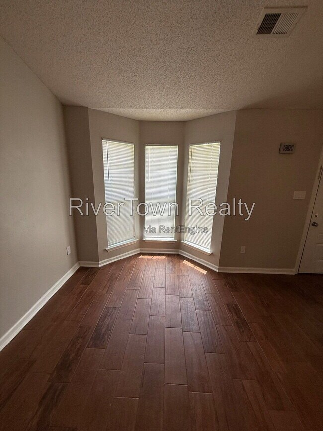 Building Photo - 10570 Pecan View Dr